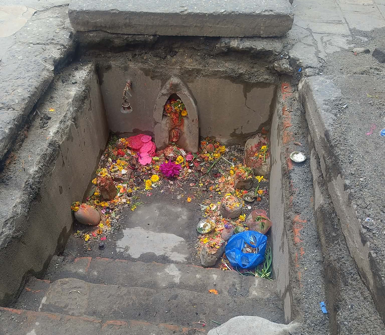 पाहाँचःह्रेबलय् पुज्याइम्ह लुकुमहाद्यः ।